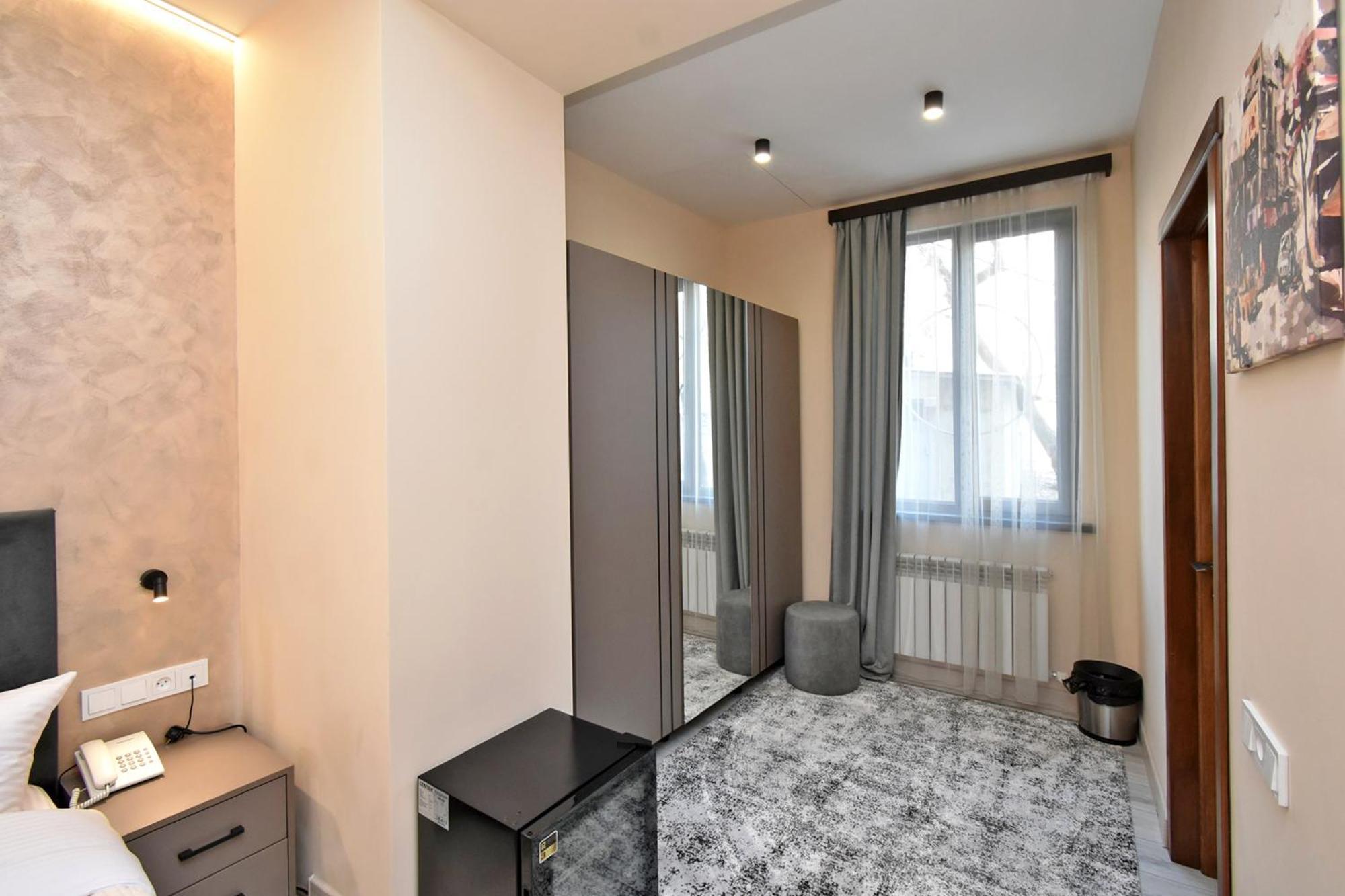 Avenue 23 Boutique Hotel Єреван Екстер'єр фото
